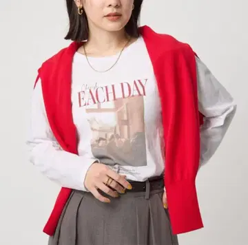 [ 새상품 미사용 ] at ease 포토 프린트 롱 슬리브 T셔츠