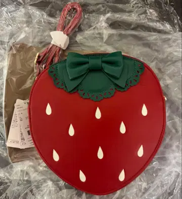 [ Chalmiere ] 딸기 숄더백 미사용 새상품 즉시 구매 가능