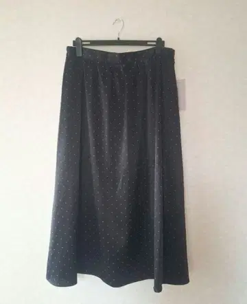 miyo x Helm 새틴 도트 스커트 시마무라 4L5L6L