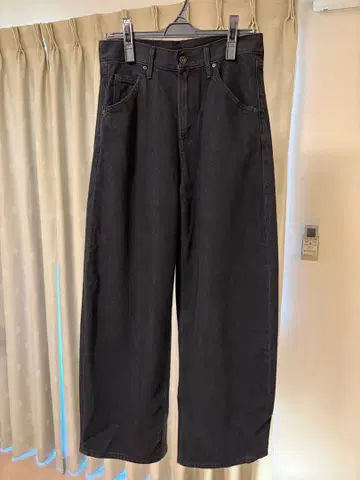 유니클로 배기 커브진 [ 25사이즈 ]