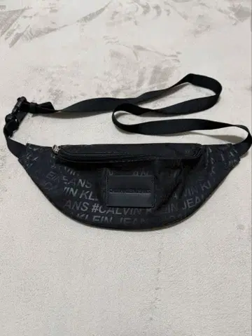 캘빈클라인 바디백 새상품 미사용 택 포함 CK