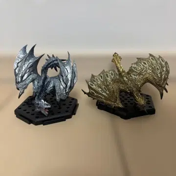 몬스터 헌터 스탠다드 모델 피규어 은 레우스, 금 레이아 부부