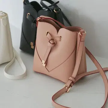 VIS 하트 스몰 숄더백