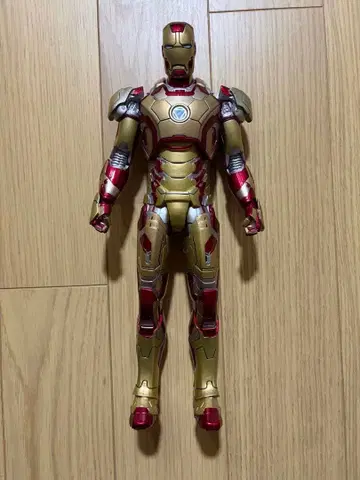 1/6 아이언맨 마크 42 피규어 핫토이즈가 아닙니다.