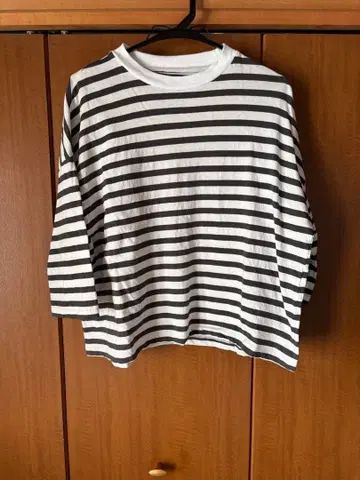 Veritecoeur 베리떼꾸르 1 x 1.5 보더 숏 슬리브