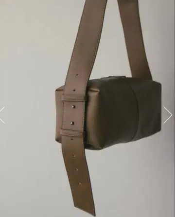 STYLEMIXER 와이드 벨트 스퀘어 백 브라운 바디백