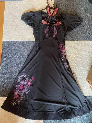 OZZ ONESTE 꽃무늬 자수 원피스