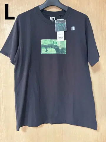 [ 새상품 택 포함 ] 매트릭스 T셔츠 L사이즈 유니클로 무비 영화