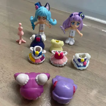 프리큐어 피규어 세트 2체와 드레스 파츠