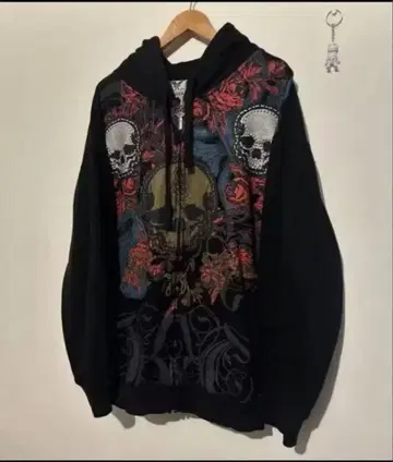 스컬과 장미 그래픽 후드티