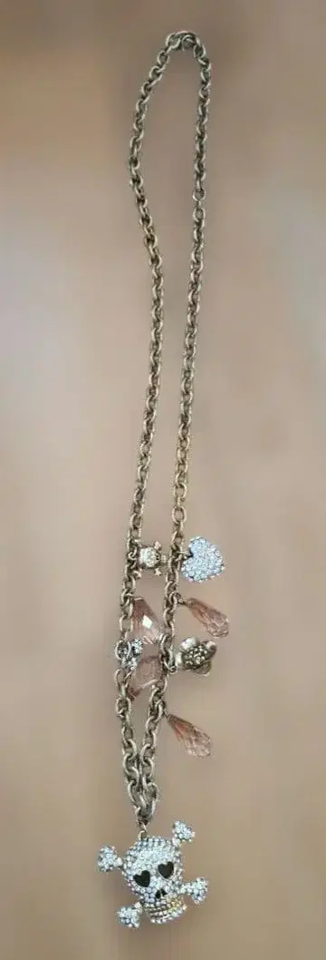 스컬 모티브 골드 목걸이