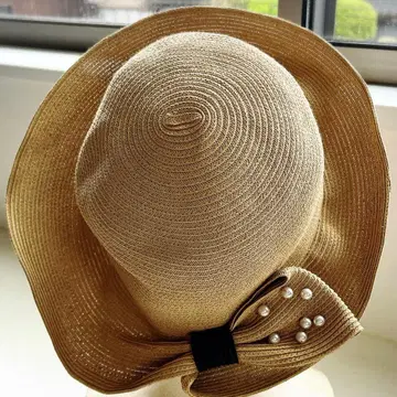 택 포함 새상품 갤러리 비스콘티 리본 펄 밀짚모자 컴팩트