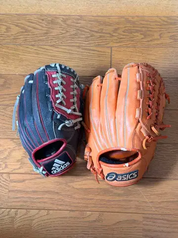 adidas와 asics의 야구 그로브 2개 세트