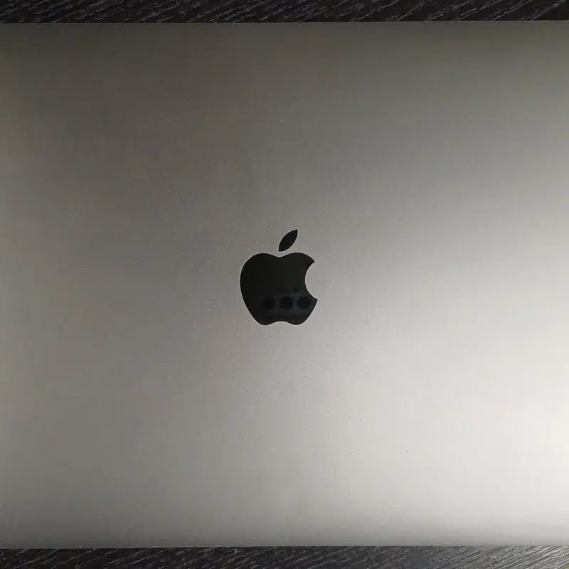 애플 맥북프로 13인치 A2289 i5 8GB SSD512G B급