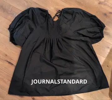 JOURNALSTANDARD 블랙 반팔 상의