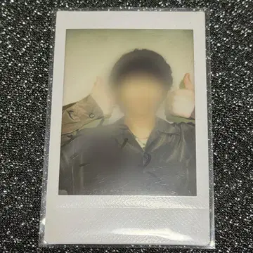 M!LK 요시다 진토 사인 포함 폴라로이드