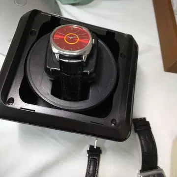 폴스미스 가죽 밴딩 빨간색 다이얼 시계