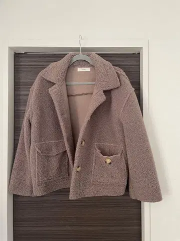 Holiday 보아 자켓 라이트 브라운