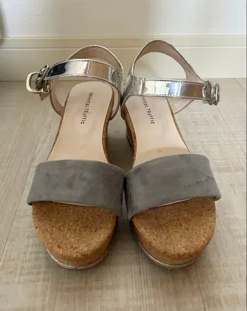 오리엔탈 트래픽 샌들 L 통굽