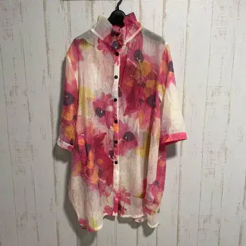 코이비토 미사키 플라워 프린트 7부 소매 셔츠