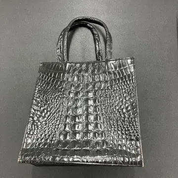 블랙 가죽 토트백 악어 엠보싱