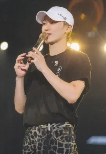 ATEEZ 산 2022 더 펠로우십: 비기닝 오브 더 엔드 인 재팬