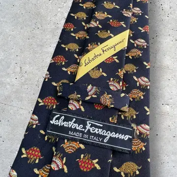 Salvatore Ferragamo 넥타이 거북이 패턴 네이비 실크