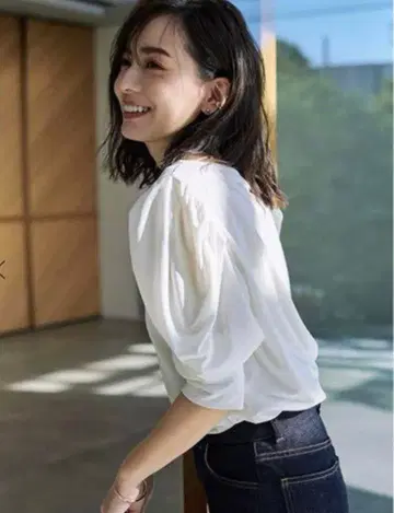 anuance 드레이프 슬리브 시어 컷 상의