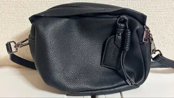 GLOVE 블랙 가죽 느낌 숄더백 집에 보관만 함 정가 15000엔