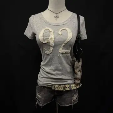 헤이세이 갸루 y2k 그런지 아바클로 피치 T 타이트 반팔 로고 U넥