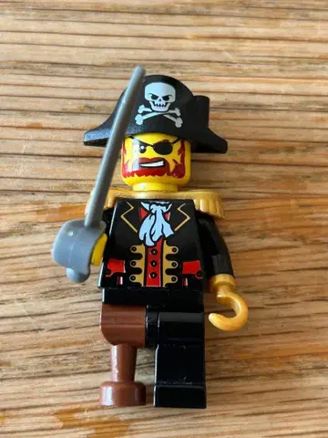 LEGO 해적 미니 피규어 캡틴 브릭베어드 레드베어드 중고