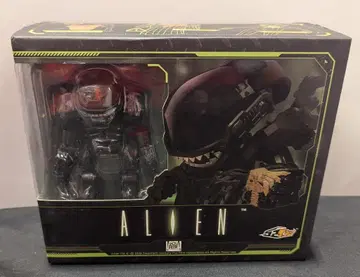 52TOYS MEGA BOX ALIEN BOX