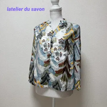아틀리에 드 사봉 긴팔 블라우스 올 패턴 밴드 카라 손글씨 아트 버튼