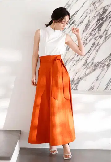 아뉴앙스 anuans 하이넥 컷 상의 화이트