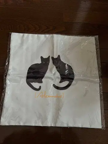 [ 새상품 미개봉 ] ALEXANDROS 쿠션 커버