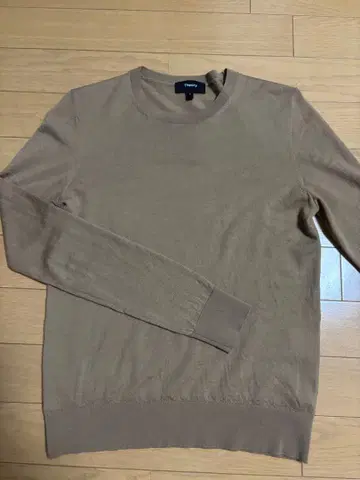 Theory 진한 베이지 니트 스웨터 S 착용 1회만