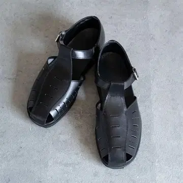 [ 데드스탁 ] 체코 구르카 샌들 블랙