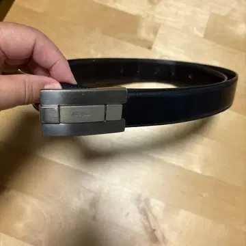 Ferragamo 블랙 벨트 메탈 버클