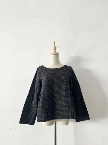 [새상품급] nest Robe 도트 풀오버 블라우스