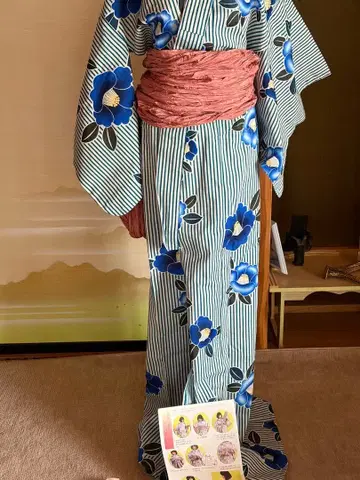 파란 꽃무늬 유카타 핑크 오비 세트