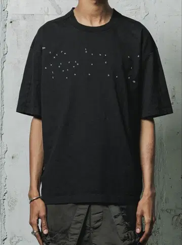 The Viridi-anne 더 빌리지안 문자 프린트 반팔 T BLACK