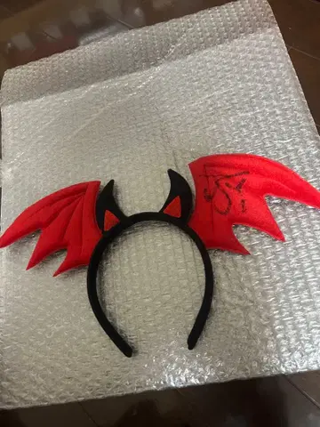 우영 친필 사인 머리띠