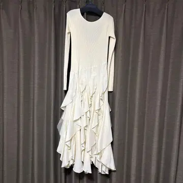 Aimeine 아이보리 긴팔 롱 원피스 프릴 포함