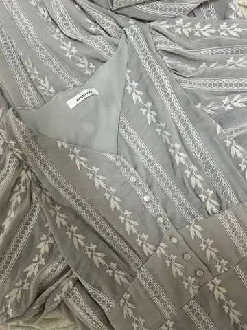 [ 새상품급 ] 아카이브 퍼프 슬리브 원피스 자수입 블루 그레이