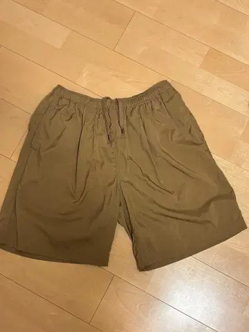 L'ECHOPPE 별주 is-ness SHORTS 카키