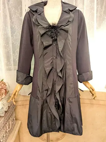 슈퍼 뷰티 아우터 42 코사지 탈부착 가능 프릴 리본 블랙