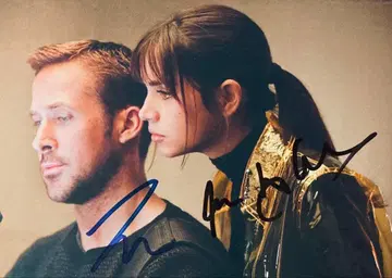 블레이드 러너 아나 데 아르마스 라이언 고슬링 친필 사인 사진