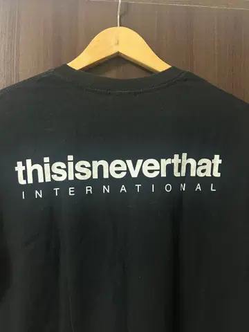 thisisneverthat 블랙 T셔츠