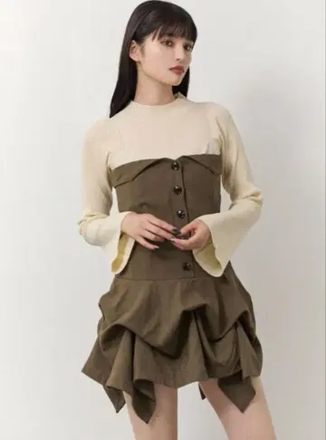 MURUA 턱 벌룬 미니 점프 스커트