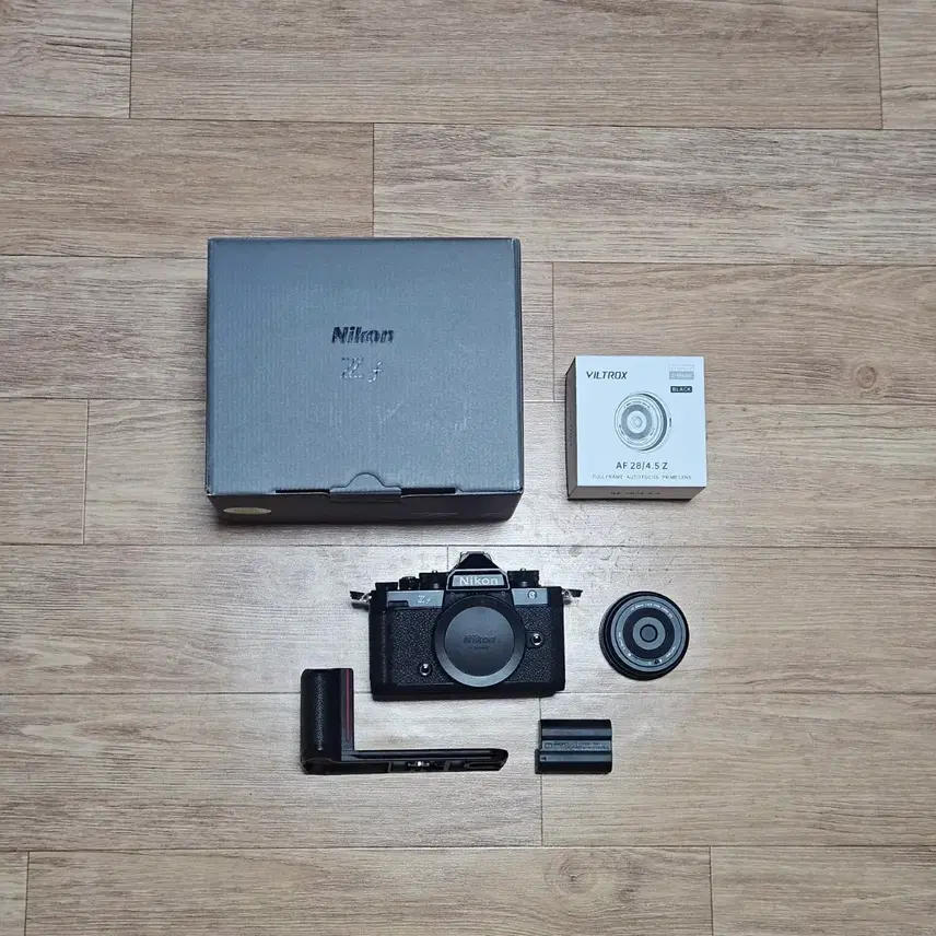 니콘 Zf 풀프레임 미러리스 카메라 + Viltrox 28mm 4.5렌즈